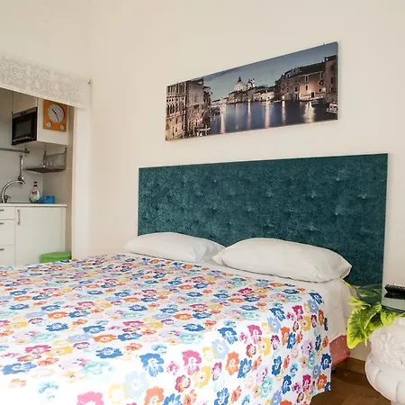 Rotonda Diaz * Naples